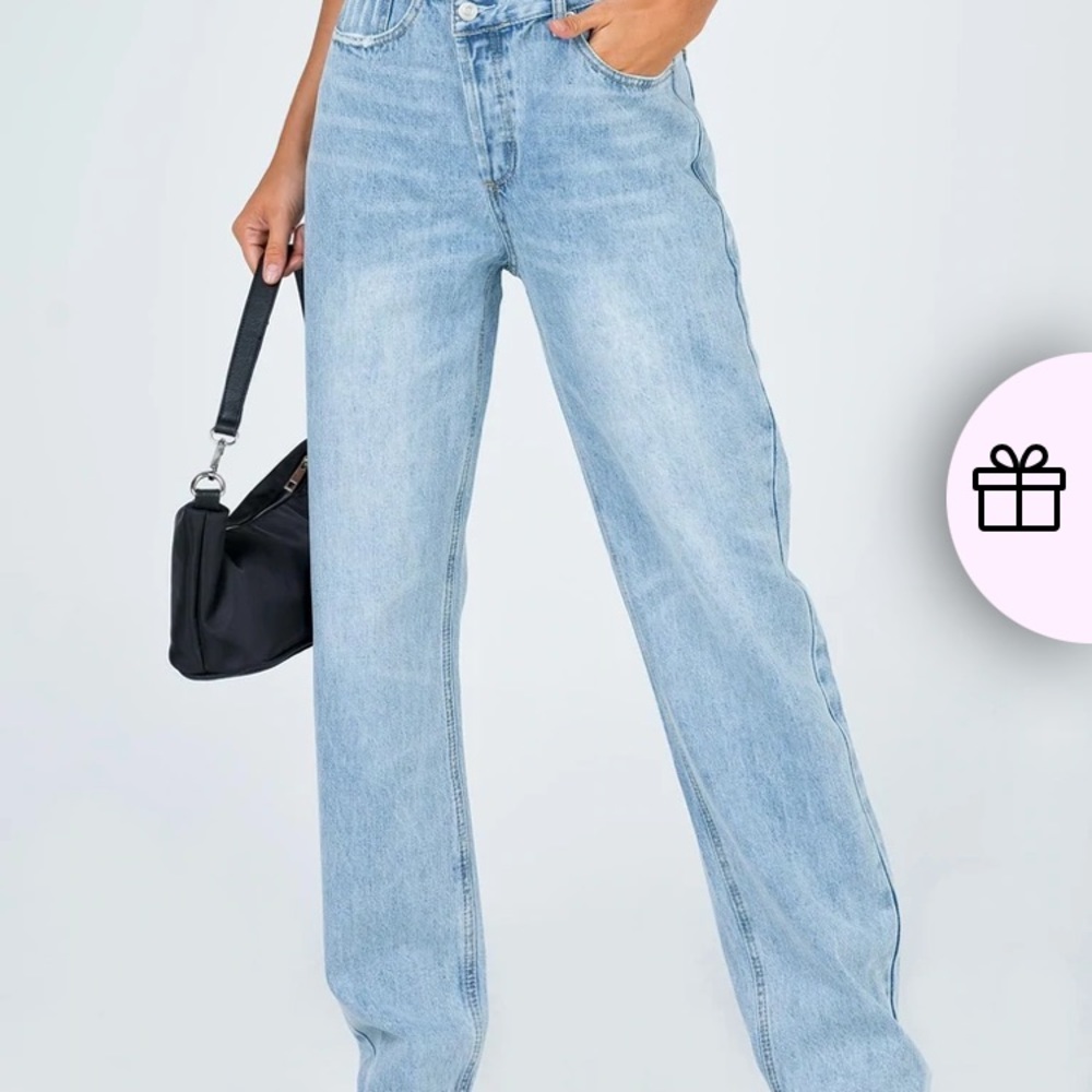 SOLD! SOLD! SOLD!😁♥️HOLLY ASYMMETRIC STRAIGHT LEG JEAN LIGHT WASH DENIM Size 0 - Picture 3 of 10